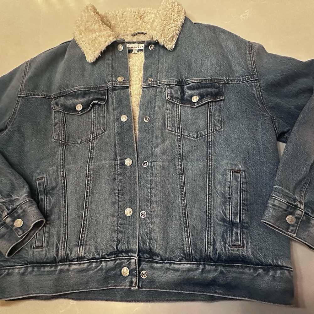 LOFT Trucker Blue Denim Jacket with Cream Sherpa Lining, Large